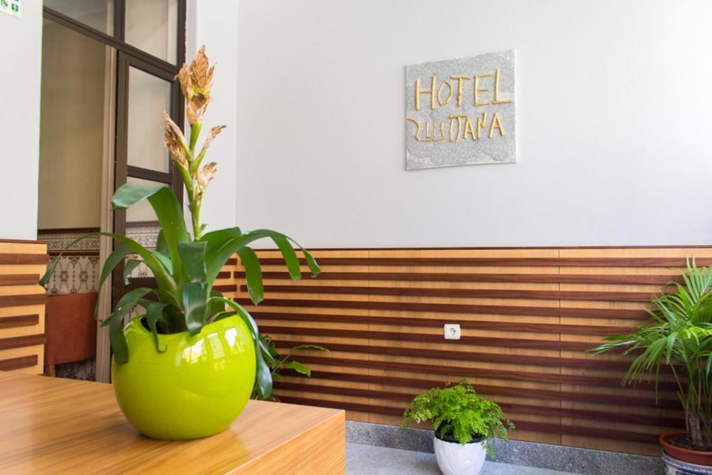 Lusitana Hotel Porto Buitenkant foto