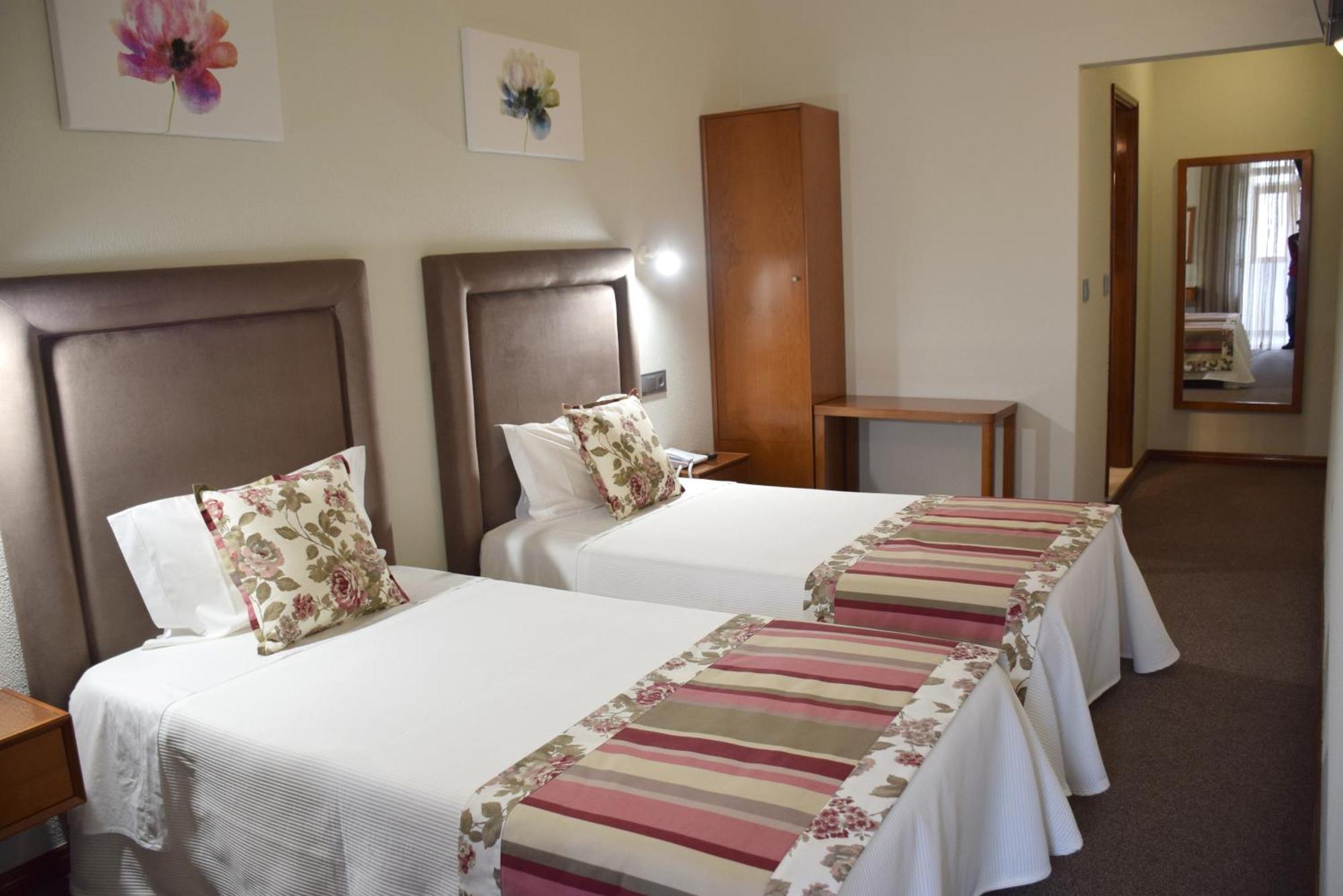 Lusitana Hotel Porto Kamer foto