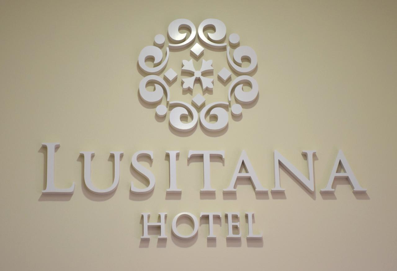 Lusitana Hotel Porto Buitenkant foto