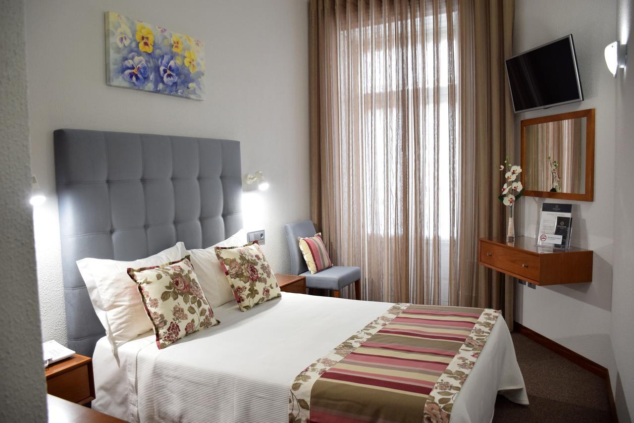 Lusitana Hotel Porto Buitenkant foto